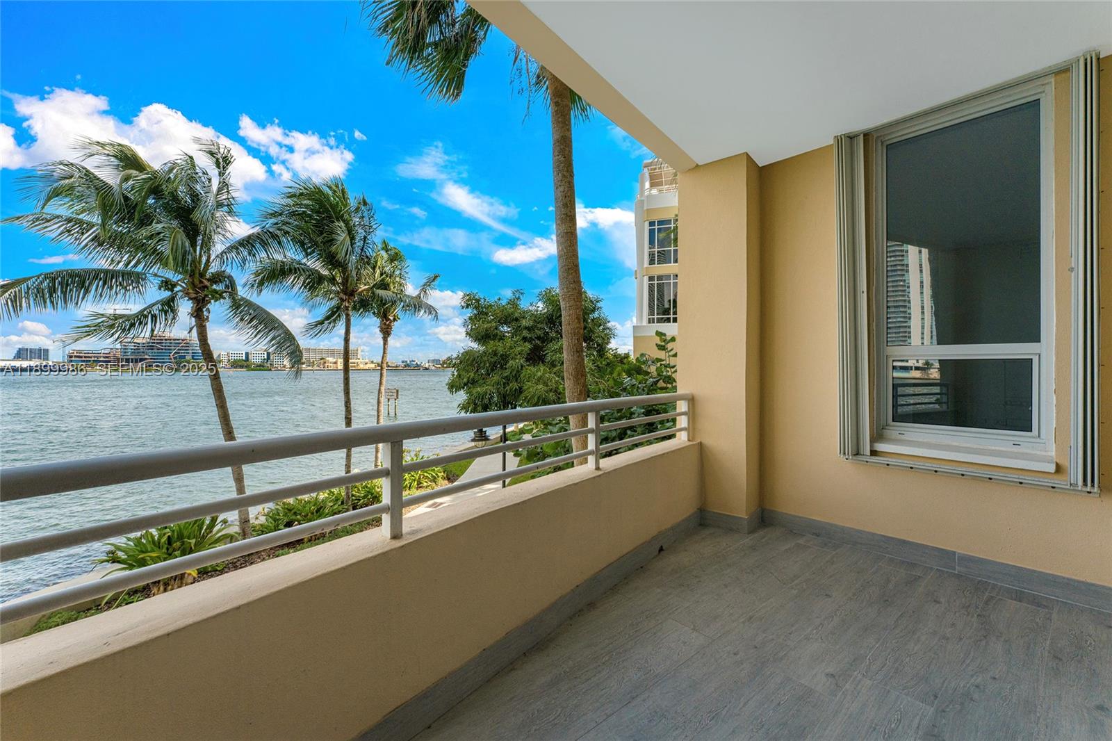 848 Brickell Key Dr #204, Miami FL 33131