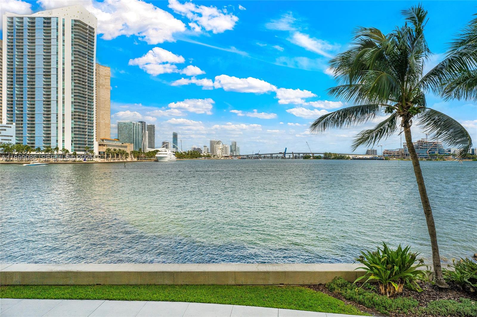 848 Brickell Key Dr #204, Miami FL 33131