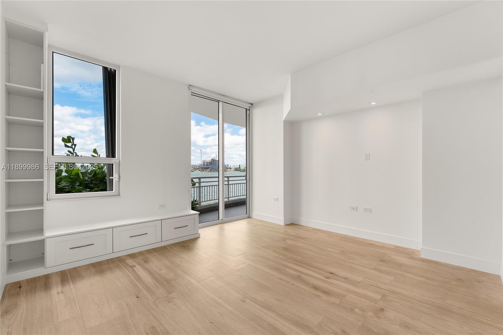 848 Brickell Key Dr #204, Miami FL 33131