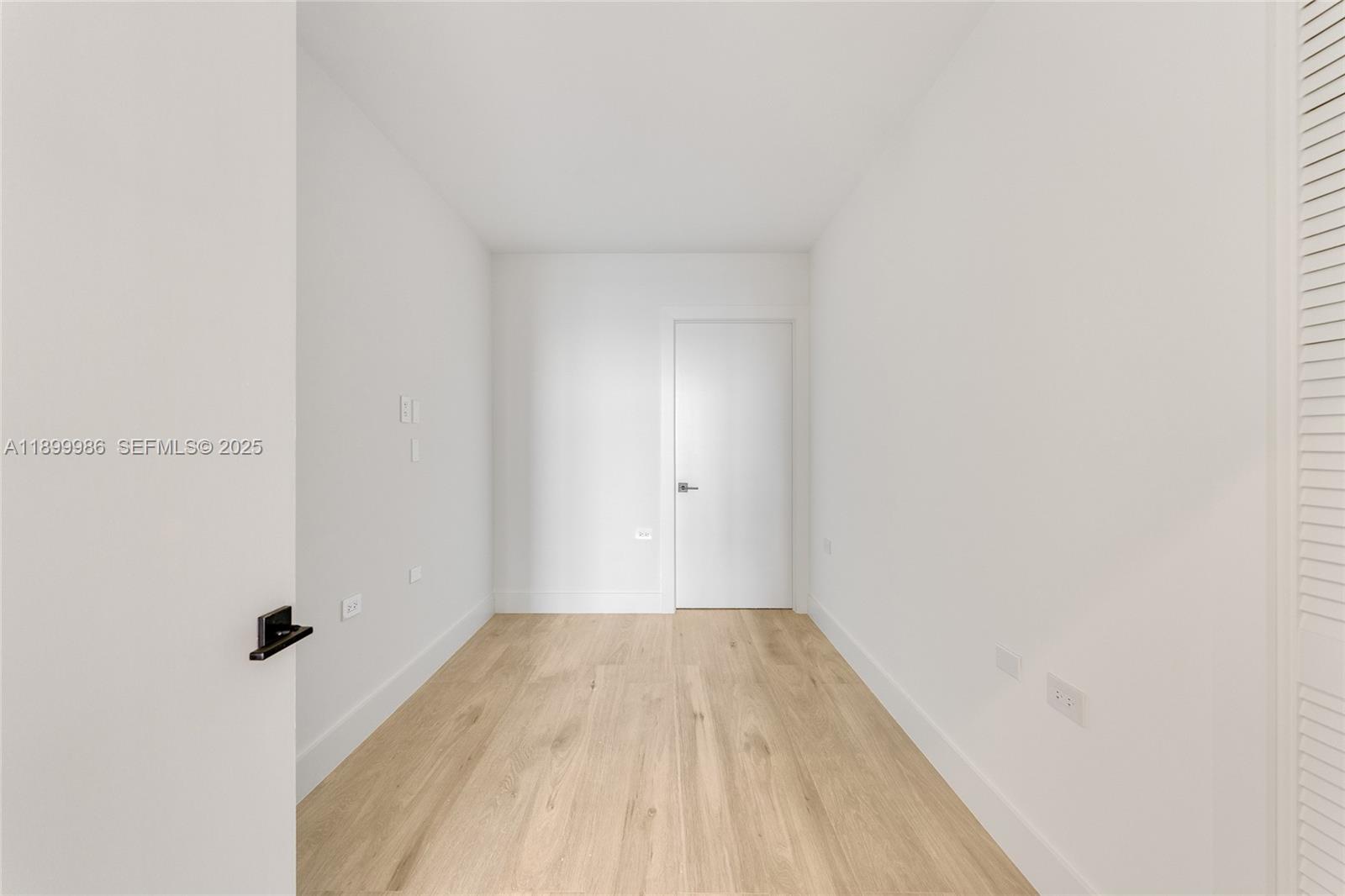 848 Brickell Key Dr #204, Miami FL 33131