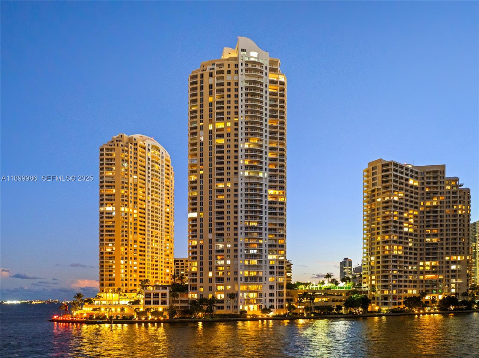 848 Brickell Key Dr #204, Miami FL 33131