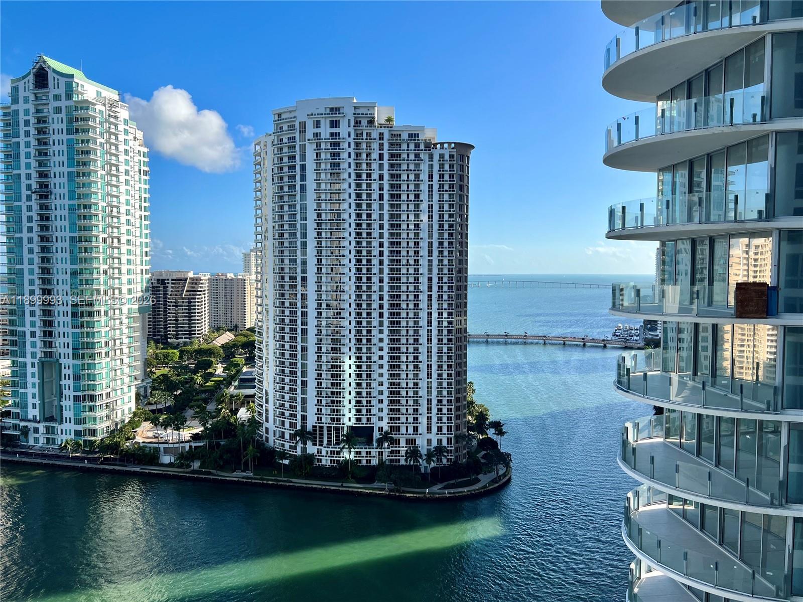 300 S Biscayne Blvd #2006, Miami FL 33131