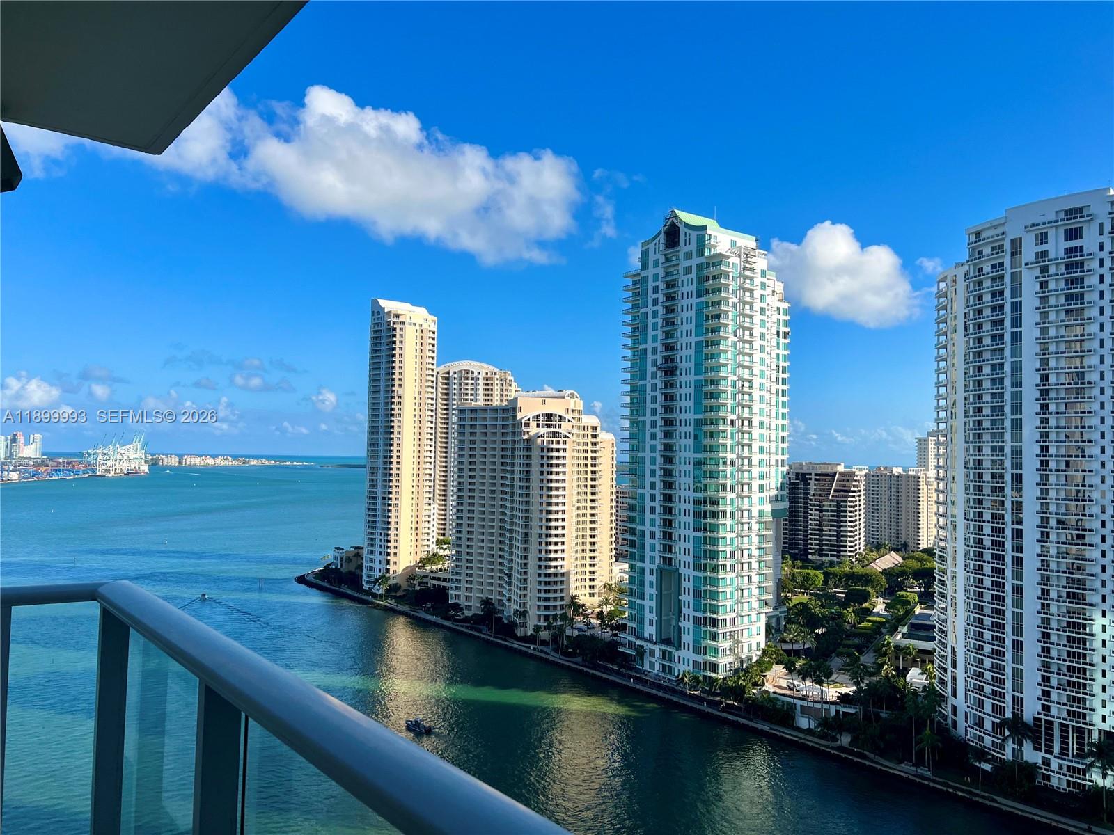 300 S Biscayne Blvd #2006, Miami FL 33131