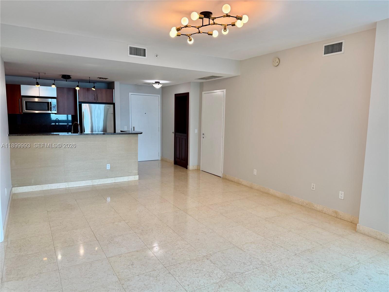 300 S Biscayne Blvd #2006, Miami FL 33131