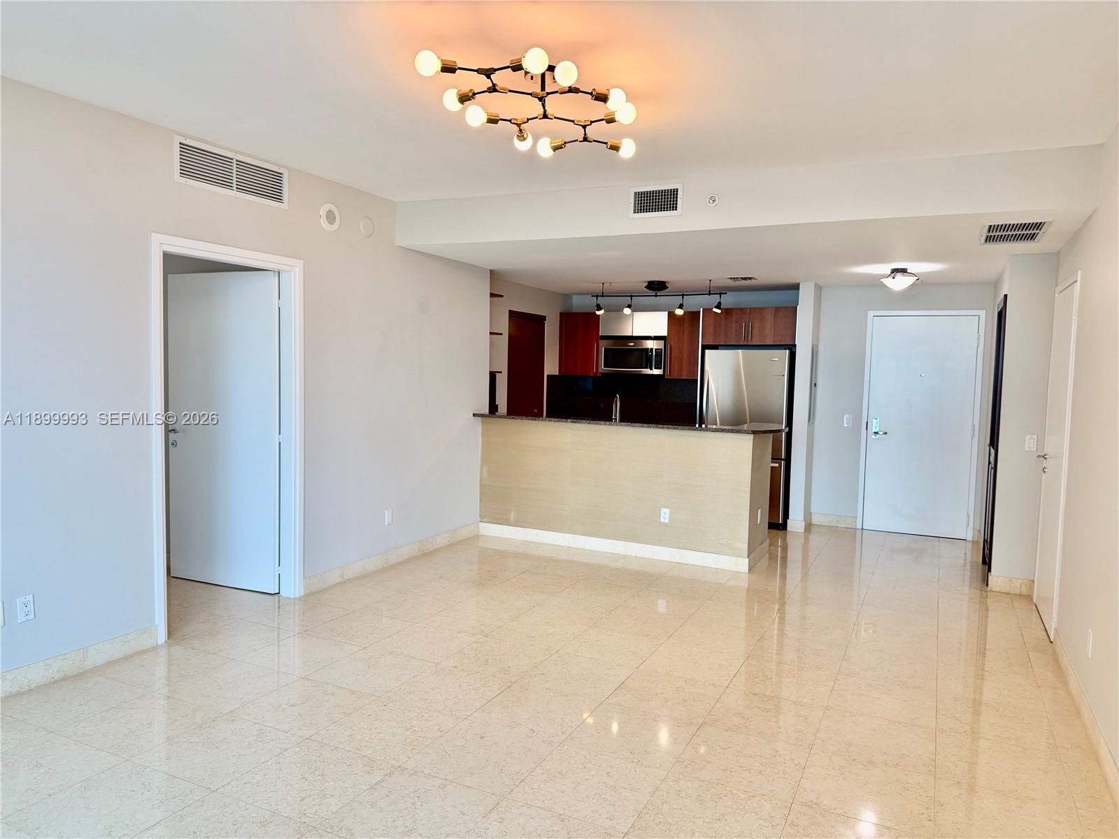 300 S Biscayne Blvd #2006, Miami FL 33131