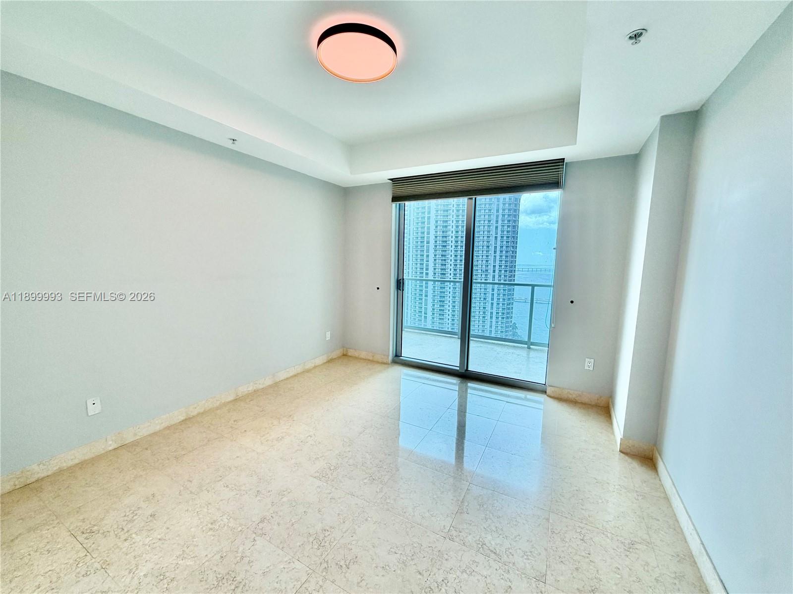 300 S Biscayne Blvd #2006, Miami FL 33131