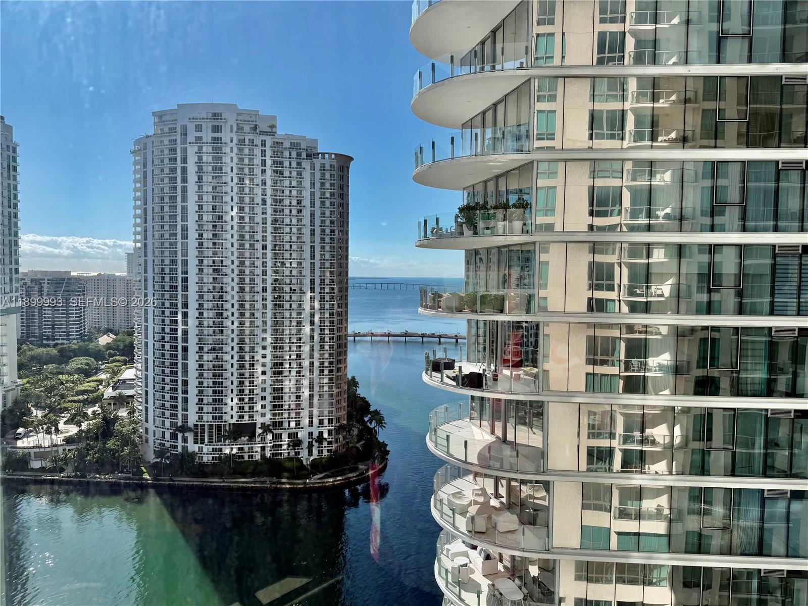 300 S Biscayne Blvd #2006, Miami FL 33131