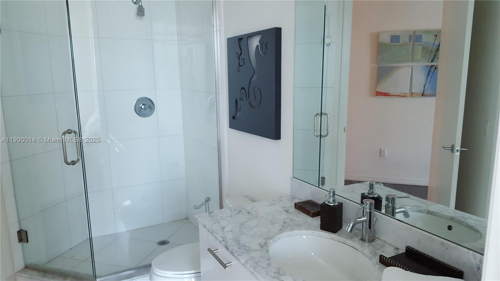 55 SE 6th St #4102, Miami FL 33131