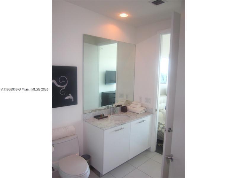 55 SE 6th St #4102, Miami FL 33131