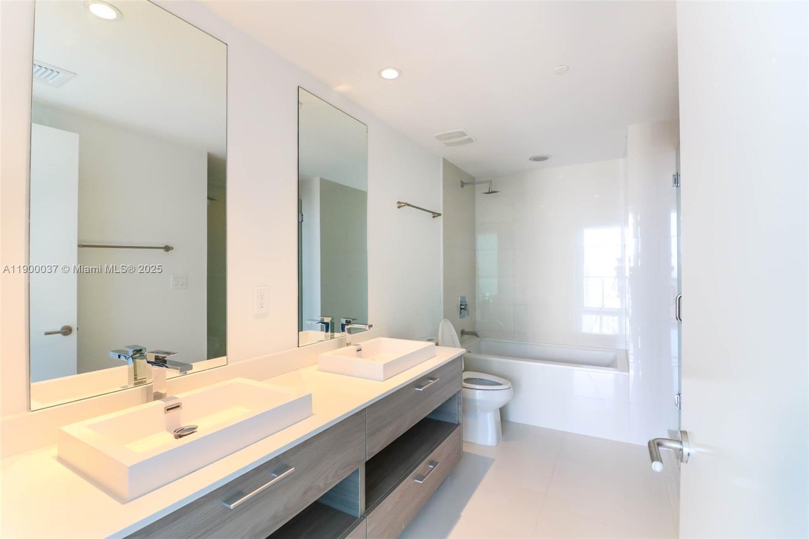 1300 S Miami Ave #2706, Miami FL 33130