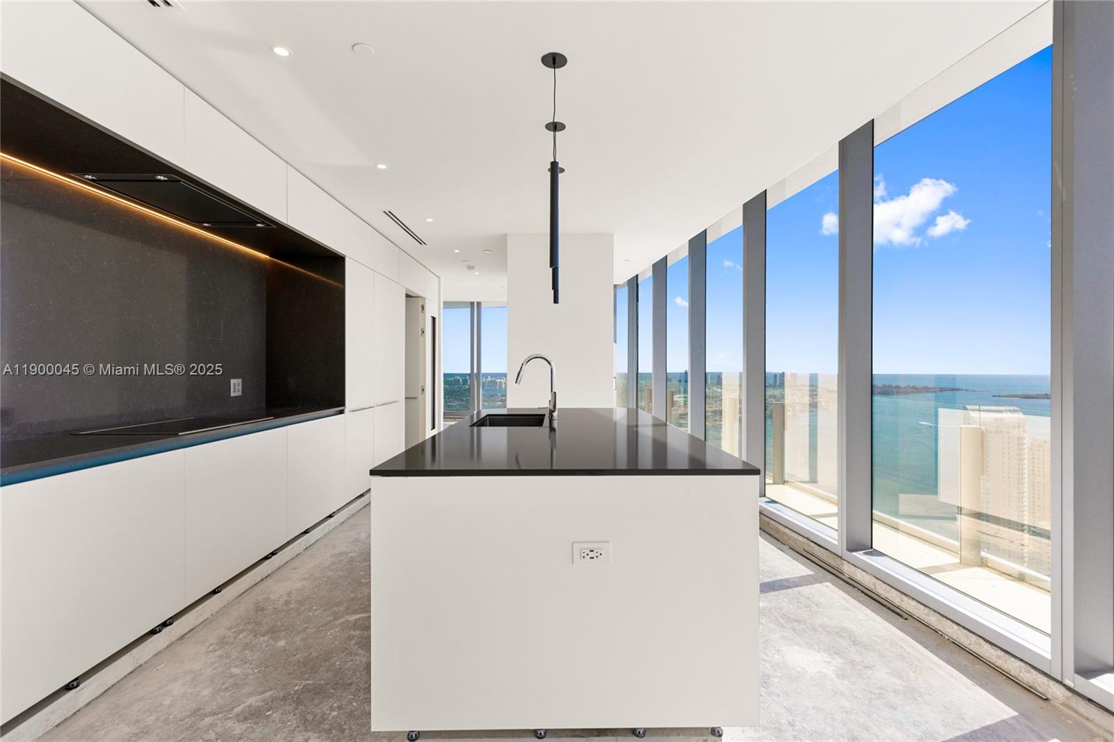 300 Biscayne Boulevard Way #5201E, Miami FL 33131