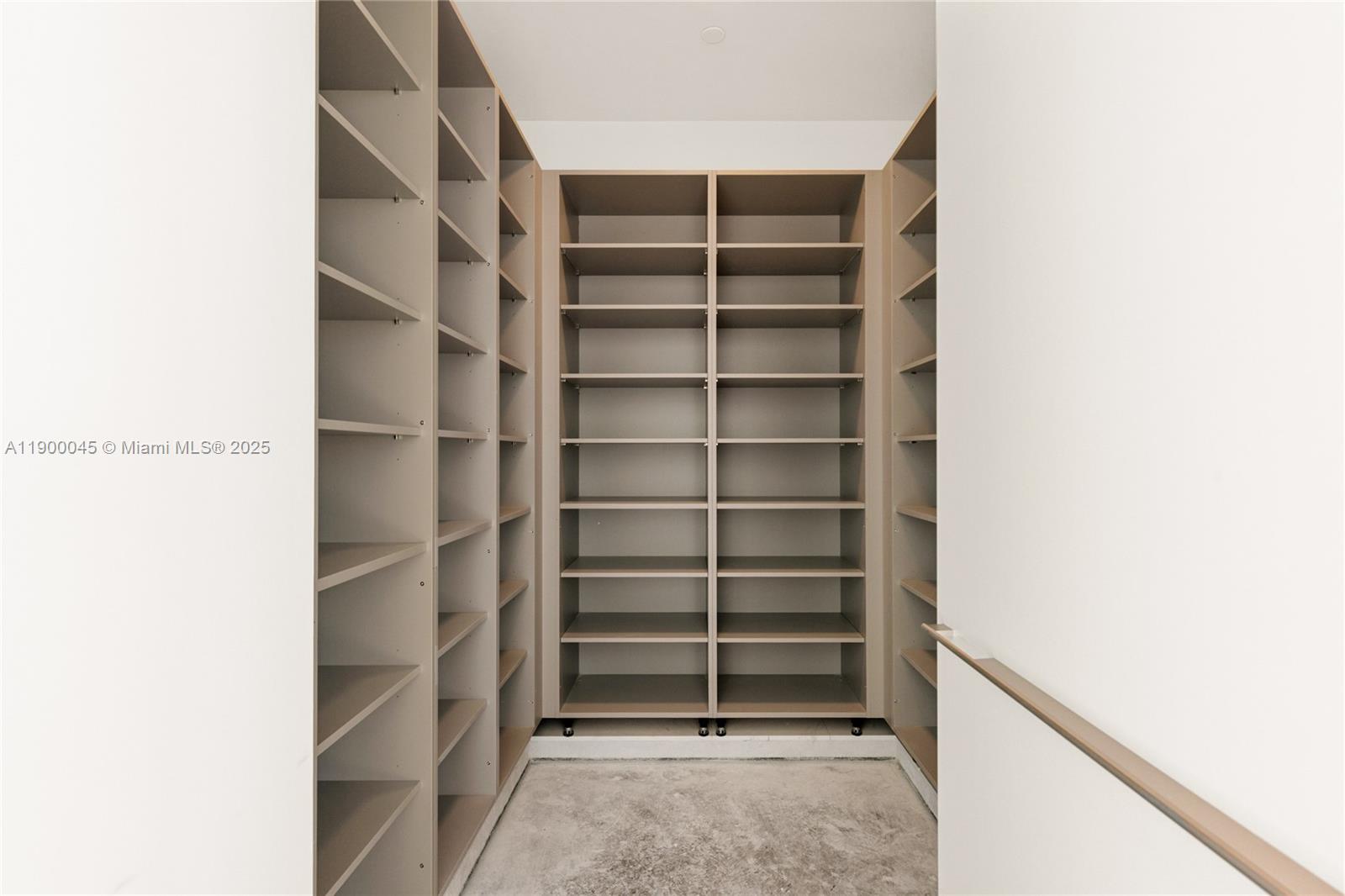 300 Biscayne Boulevard Way #5201E, Miami FL 33131