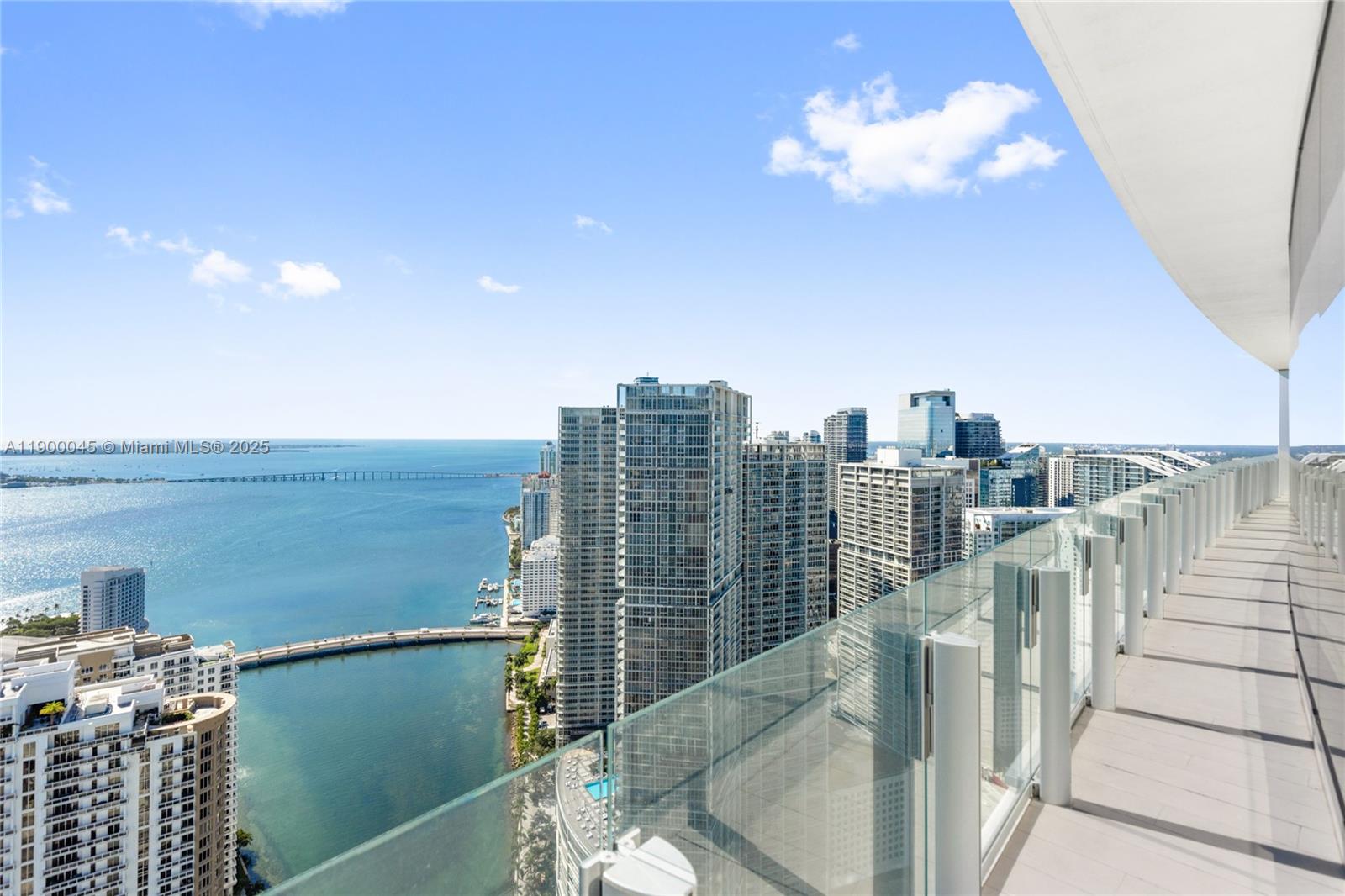 300 Biscayne Boulevard Way #5201E, Miami FL 33131