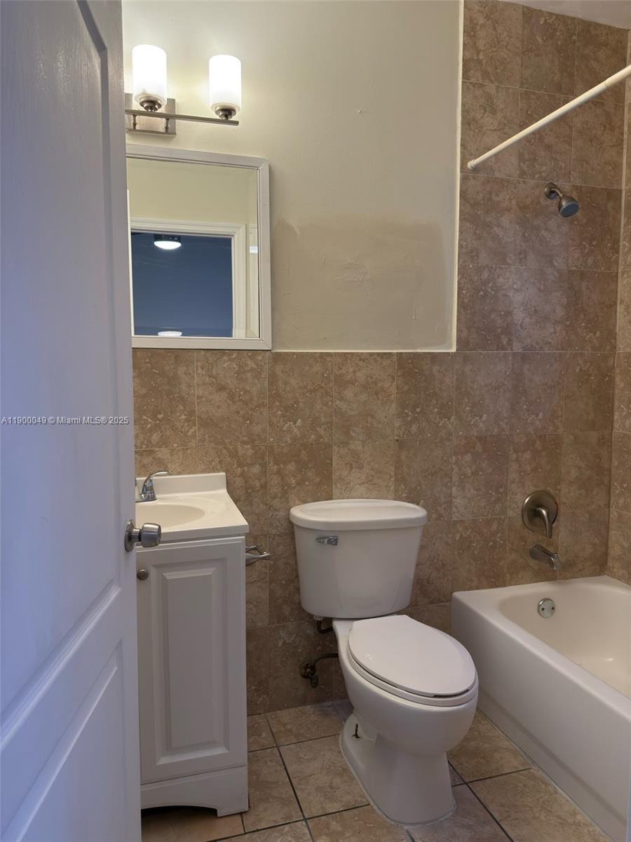 1930 SW 2nd St #3, Miami FL 33135