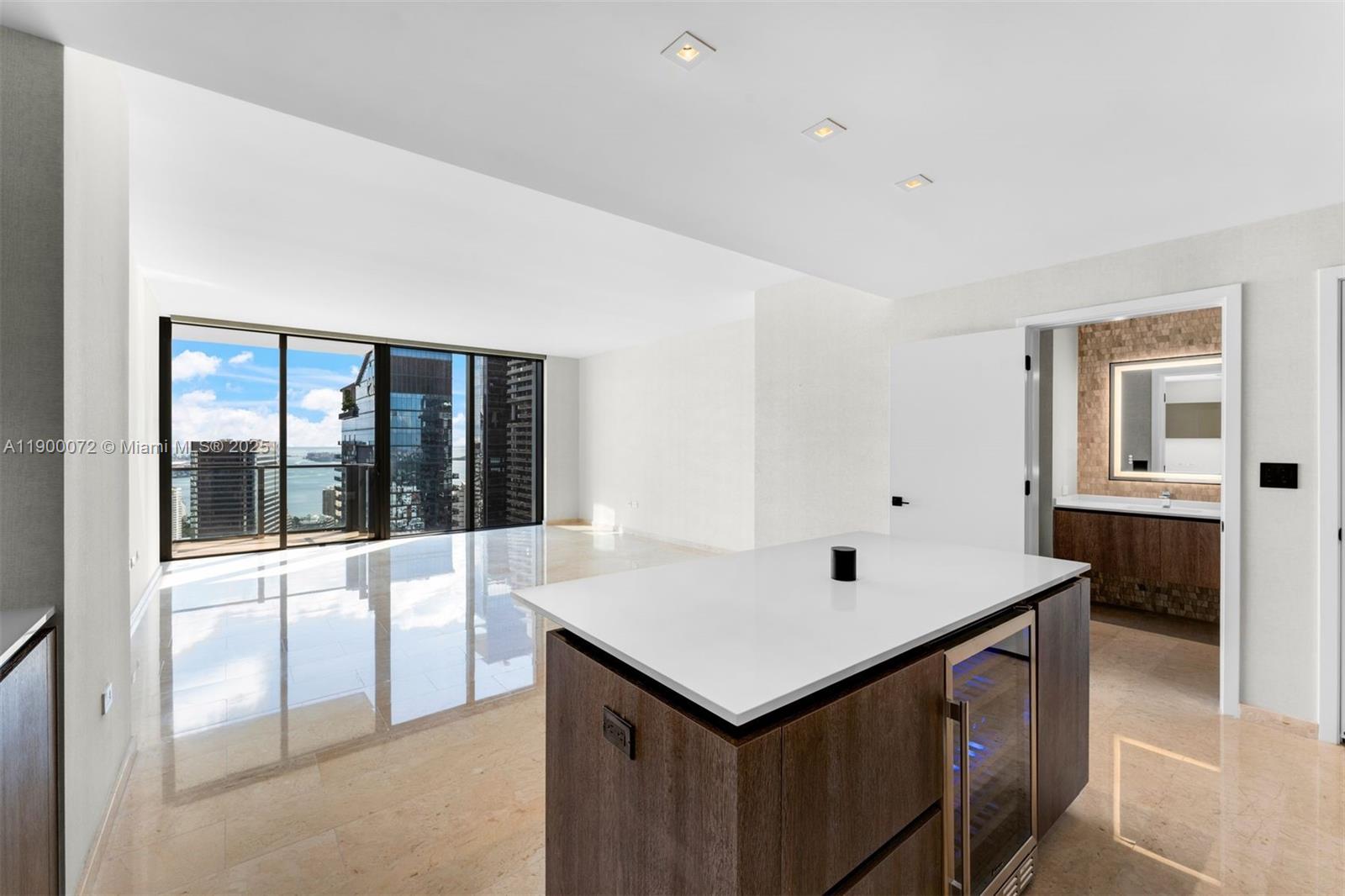 88 SW 7th St #3907, Miami FL 33130