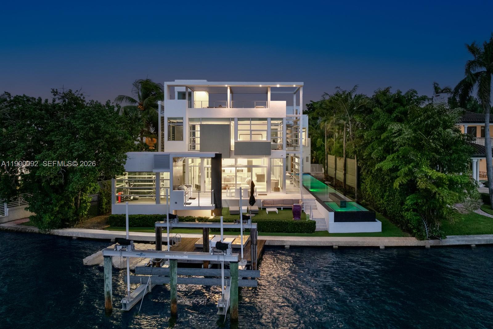 440 S Hibiscus Dr, Miami Beach FL 33139