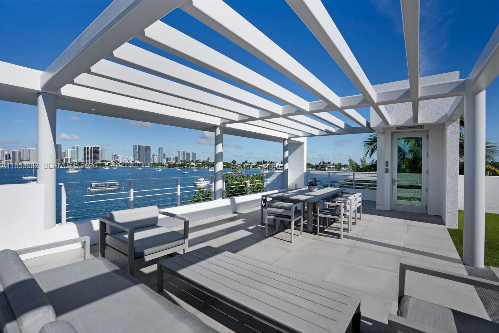 440 S Hibiscus Dr, Miami Beach FL 33139