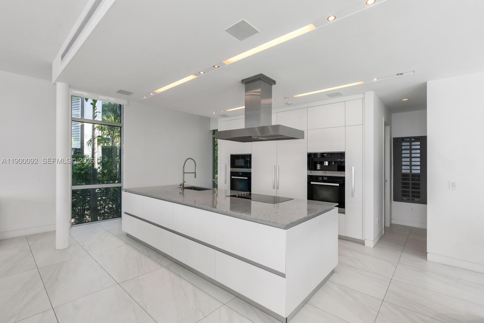 440 S Hibiscus Dr, Miami Beach FL 33139