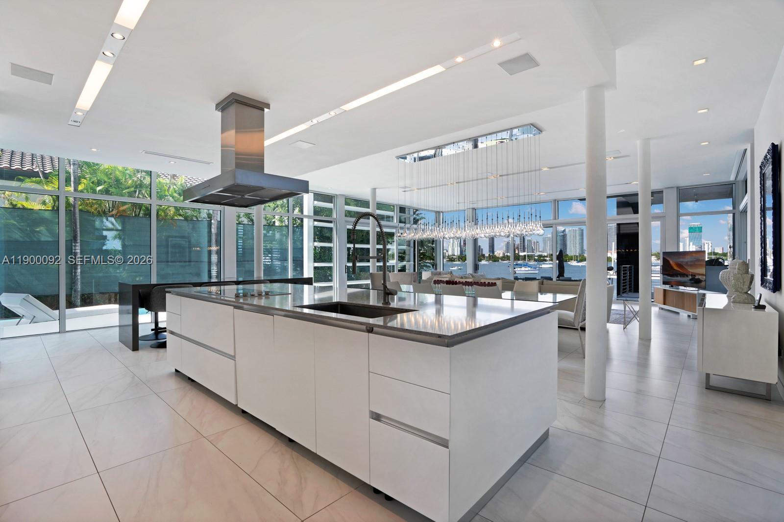 440 S Hibiscus Dr, Miami Beach FL 33139
