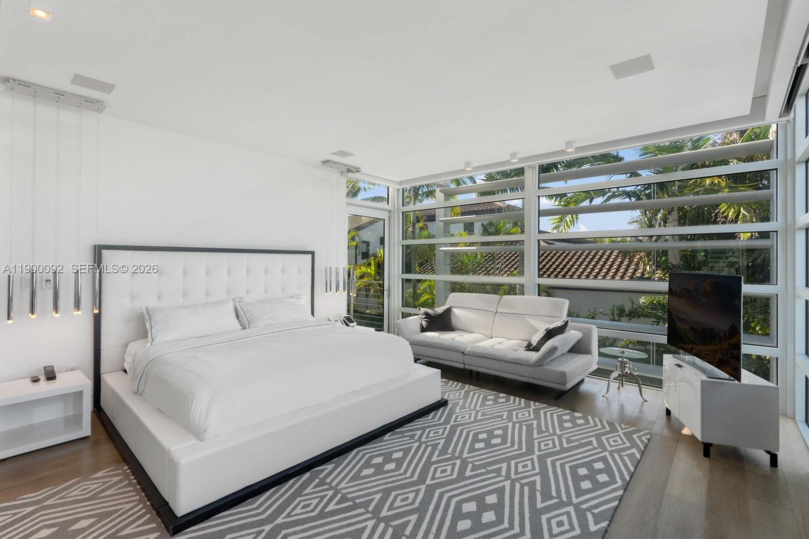 440 S Hibiscus Dr, Miami Beach FL 33139