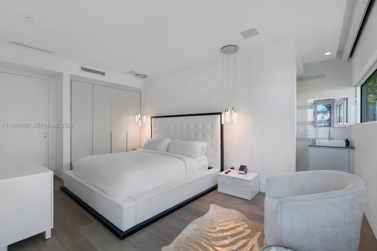 440 S Hibiscus Dr, Miami Beach FL 33139