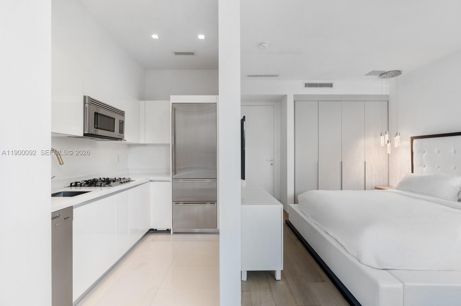 440 S Hibiscus Dr, Miami Beach FL 33139