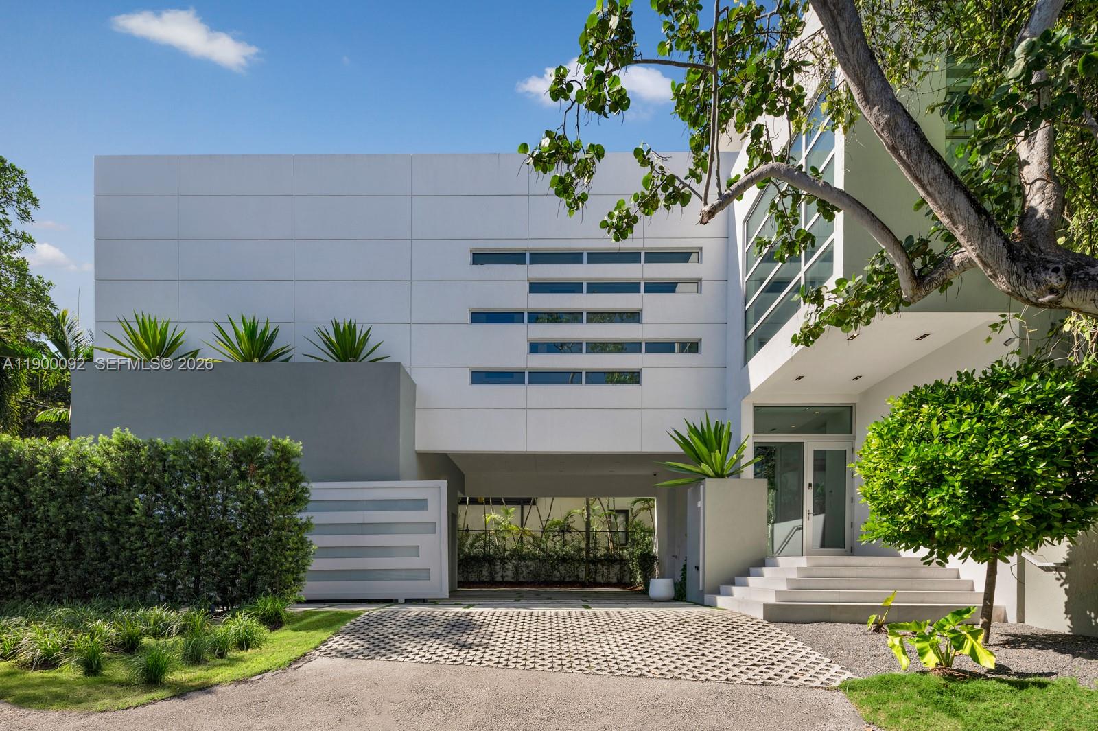 440 S Hibiscus Dr, Miami Beach FL 33139