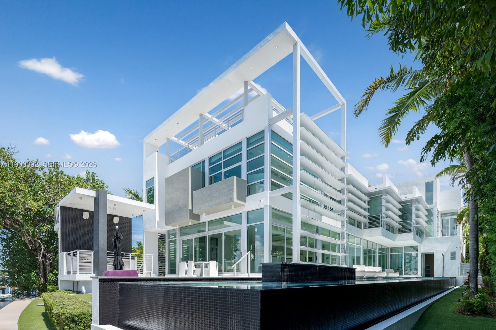 440 S Hibiscus Dr, Miami Beach FL 33139