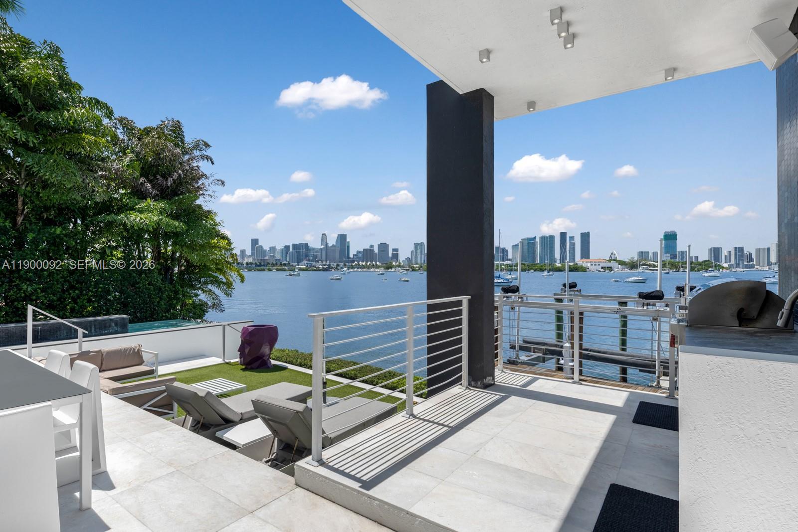 440 S Hibiscus Dr, Miami Beach FL 33139