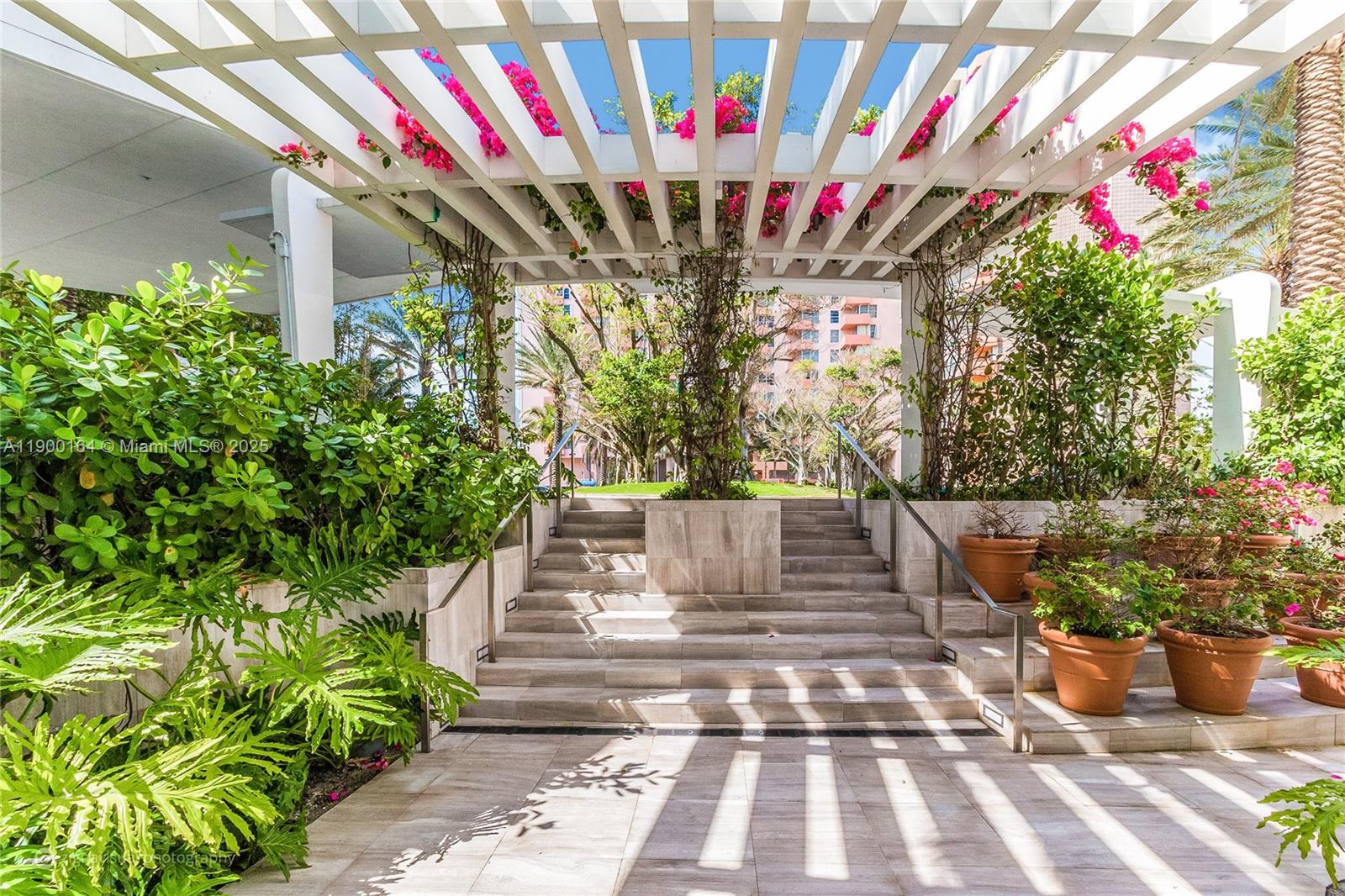2901 COLLINS AV #1207, Miami FL 33140