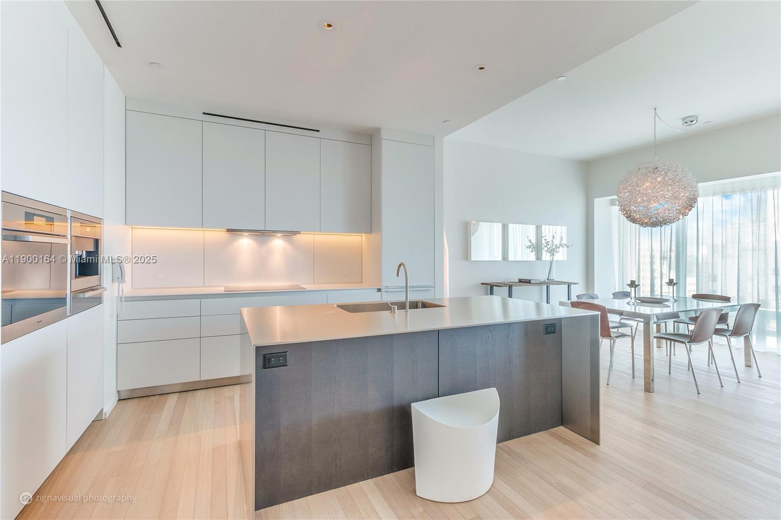2901 COLLINS AV #1207, Miami FL 33140