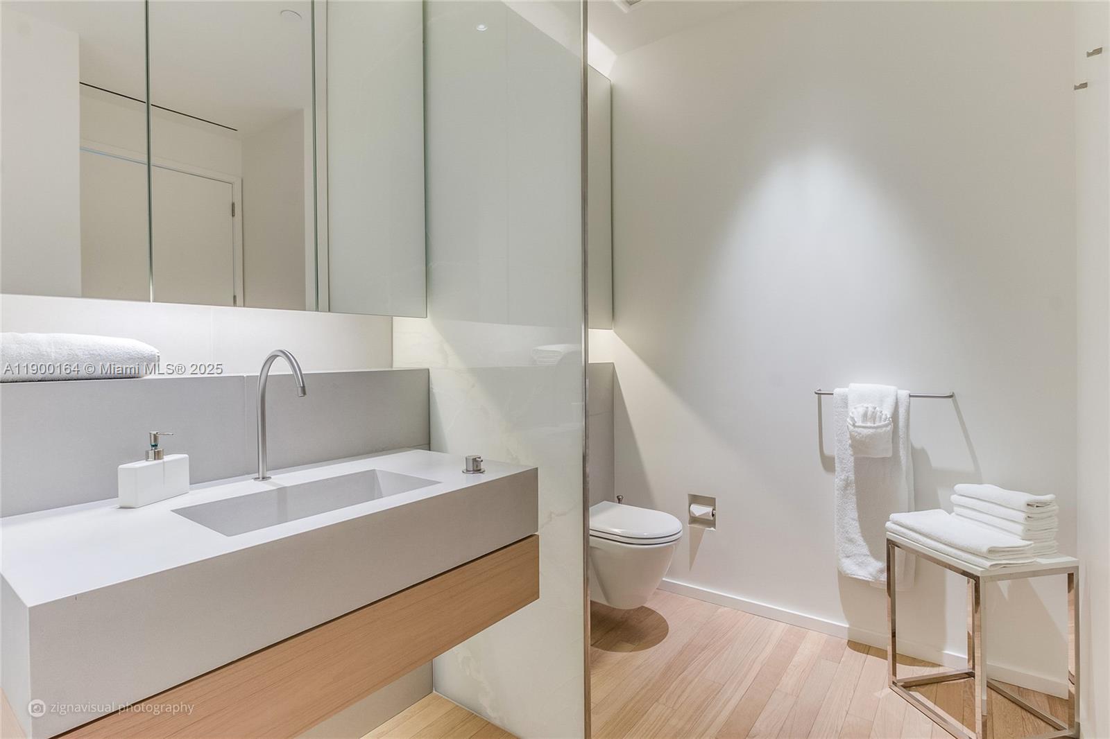2901 COLLINS AV #1207, Miami FL 33140