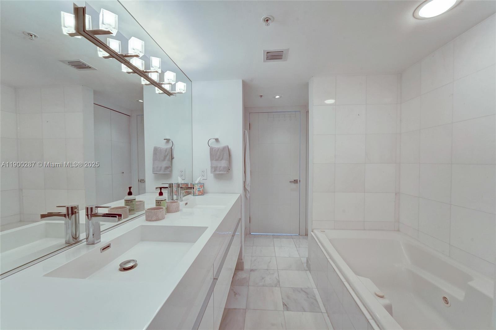 1900 Sunset Harbour Dr #1003, Miami Beach FL 33139