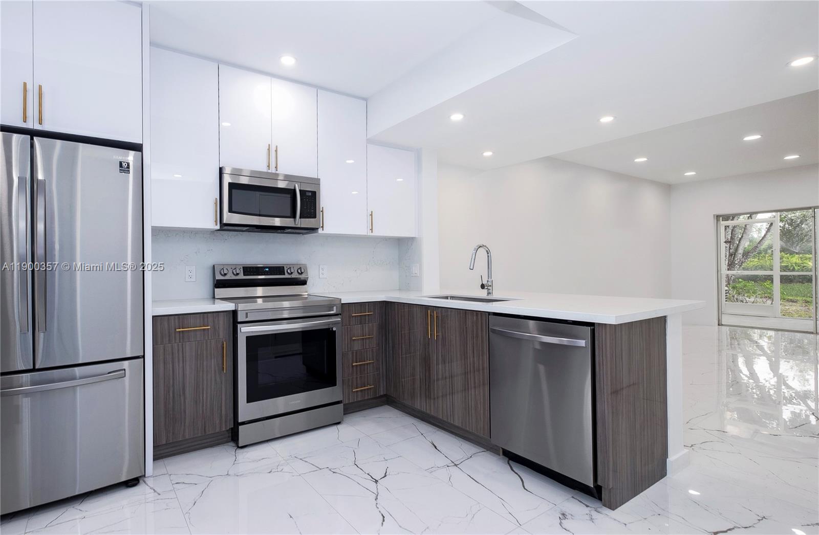 16697 Hemingway Dr #16697, Weston FL 33326
