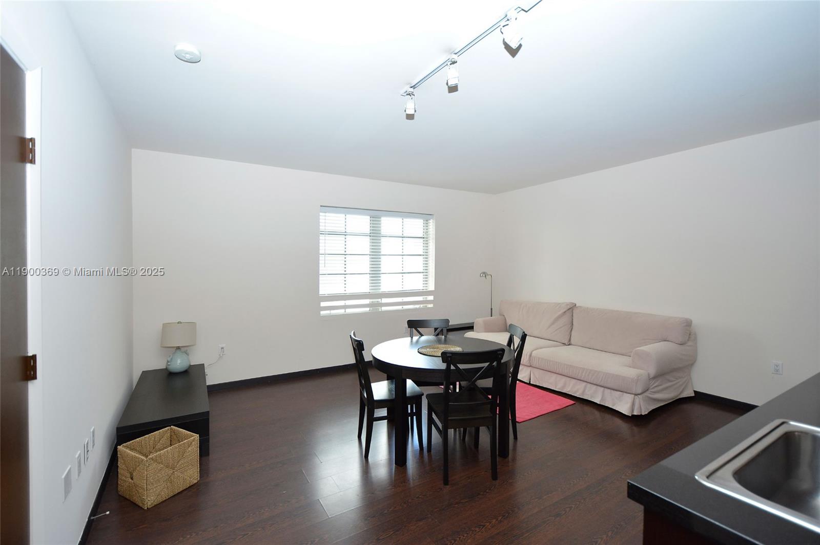 435 21st St #205, Miami Beach FL 33139