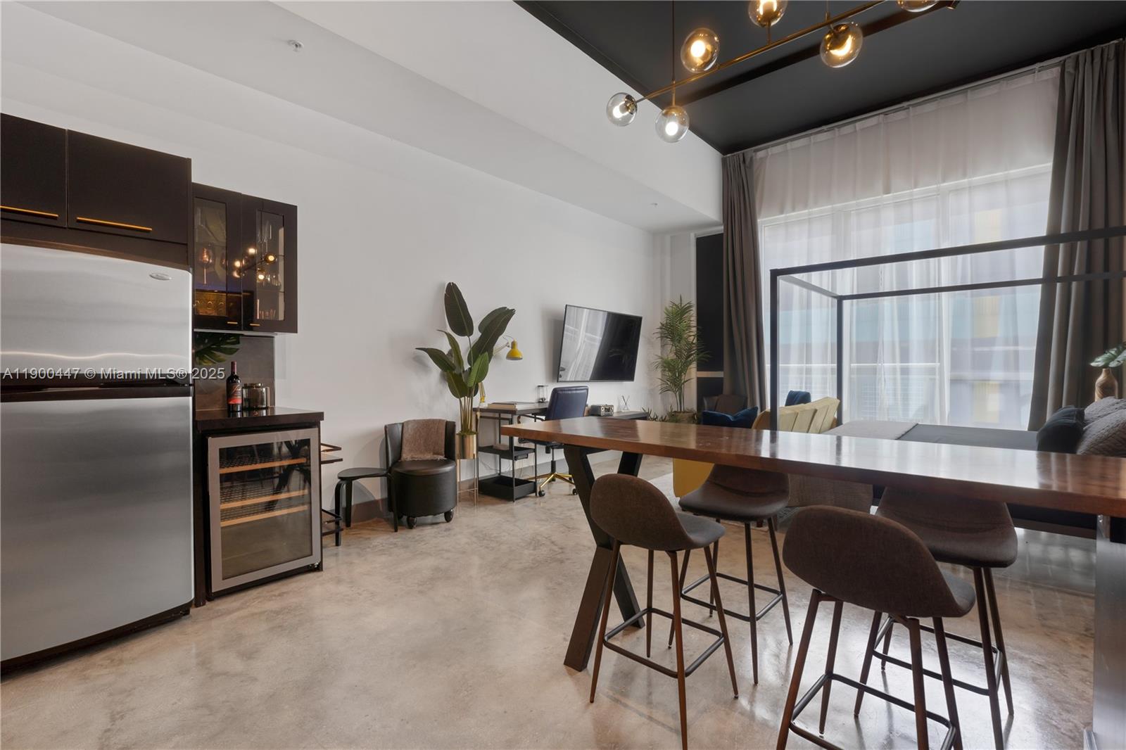 253 NE 2nd St #314, Miami FL 33132