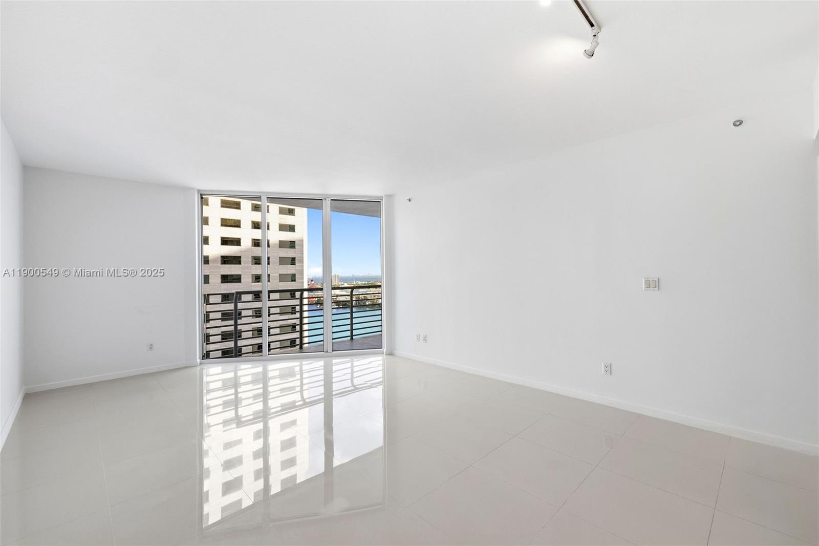 335 S Biscayne Blvd #2604, Miami FL 33131
