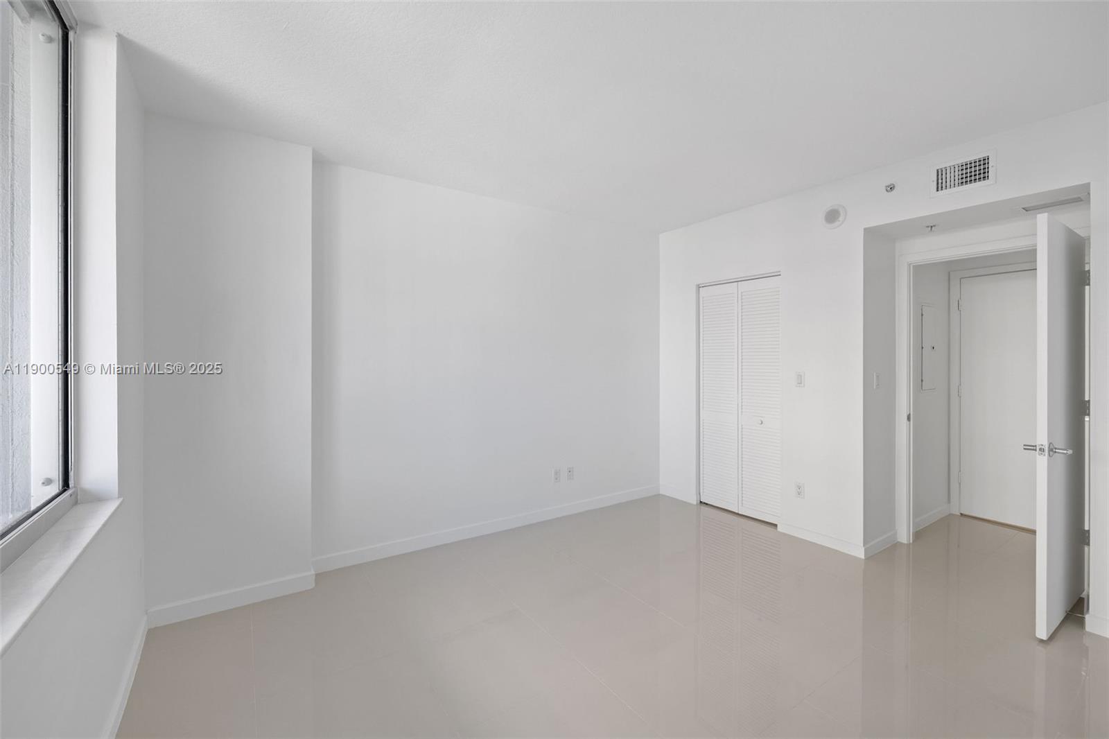 335 S Biscayne Blvd #2604, Miami FL 33131