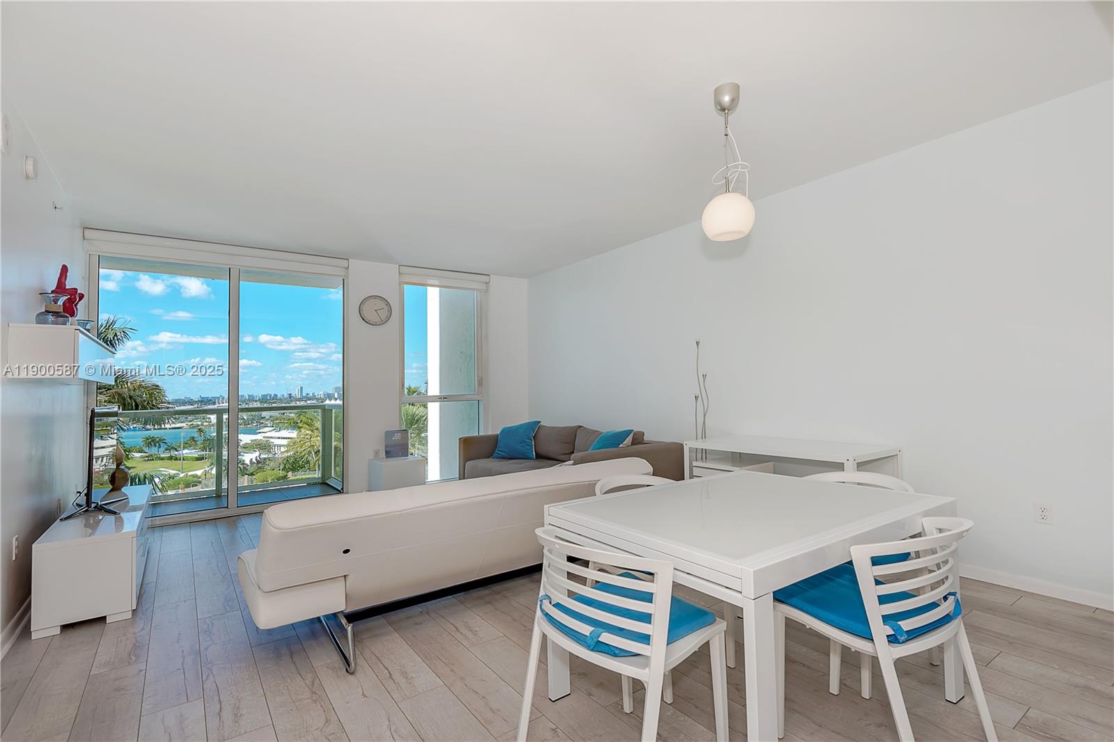 253 NE 2nd St #1407, Miami FL 33132
