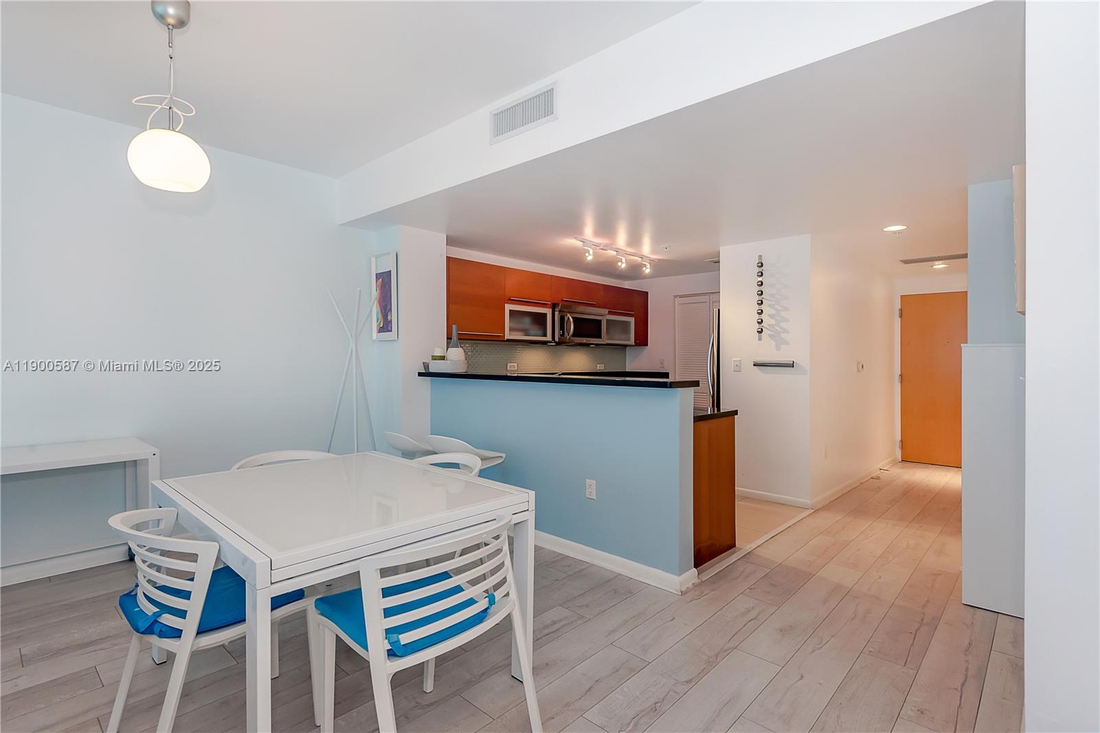 253 NE 2nd St #1407, Miami FL 33132