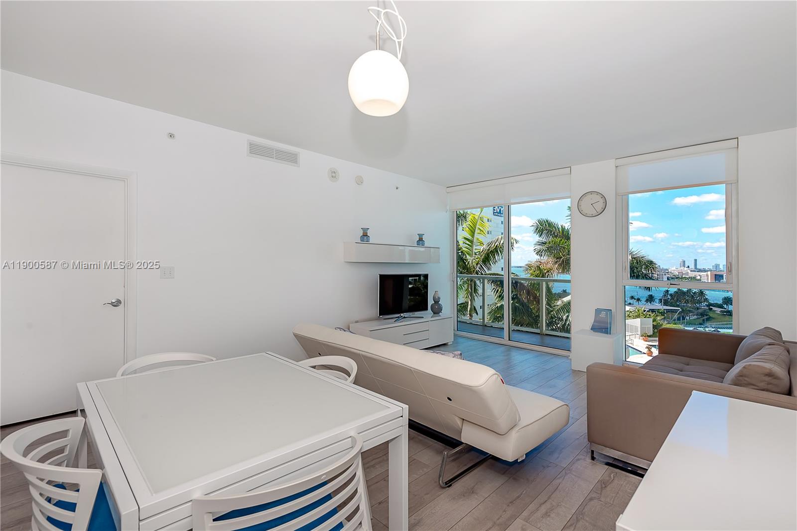 253 NE 2nd St #1407, Miami FL 33132