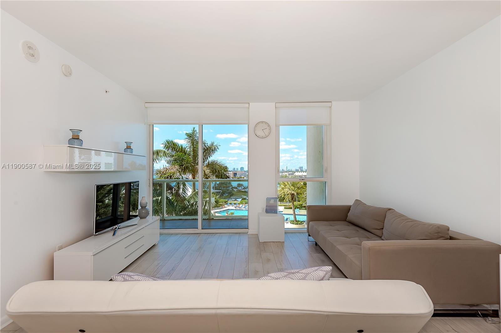 253 NE 2nd St #1407, Miami FL 33132