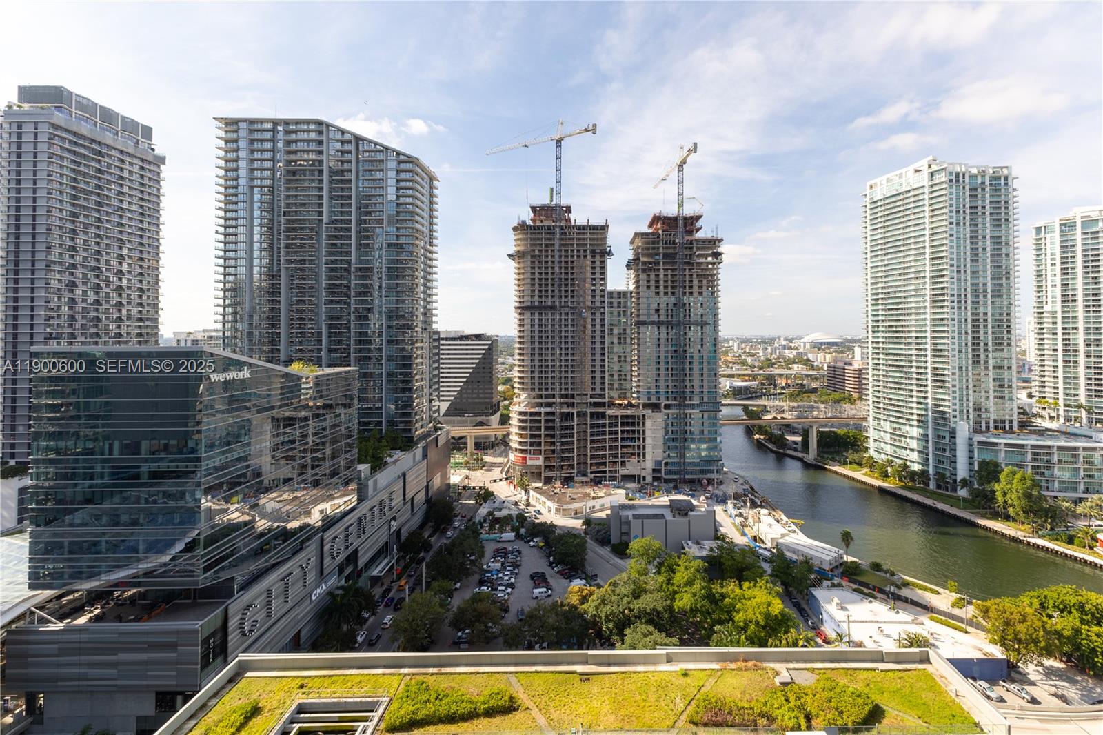 68 SE 6th St #2006, Miami FL 33131