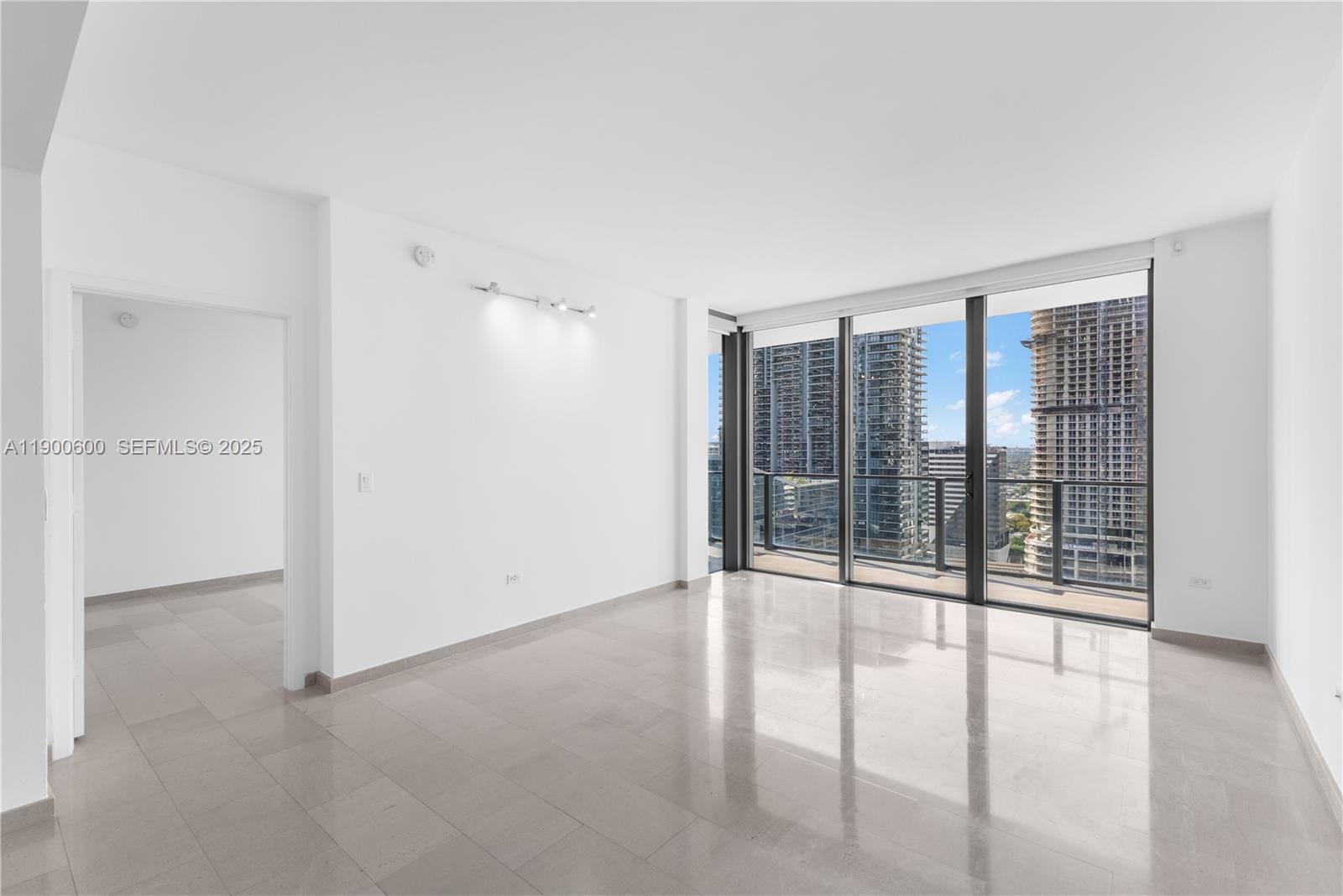 68 SE 6th St #2006, Miami FL 33131