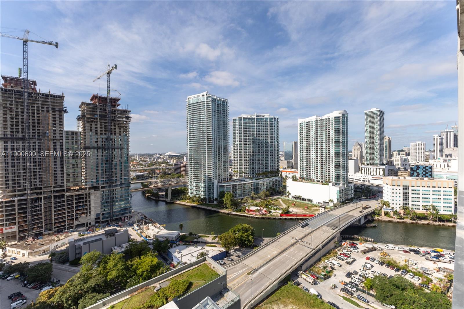 68 SE 6th St #2006, Miami FL 33131