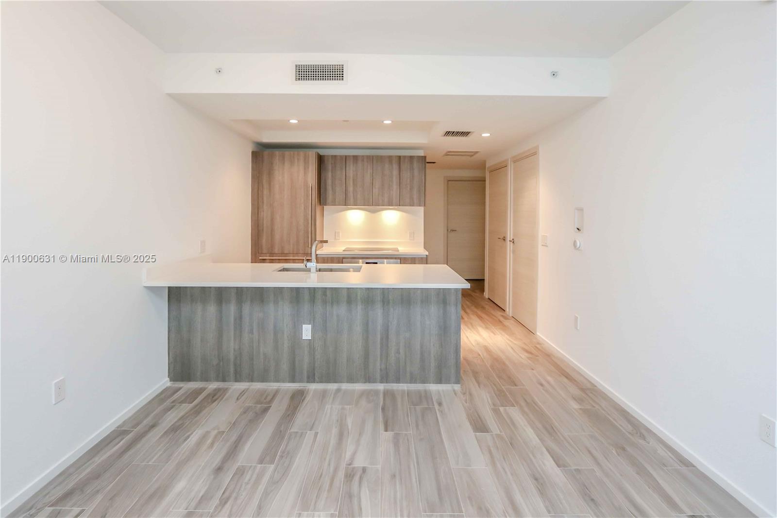 801 S Miami Ave #3306, Miami FL 33130