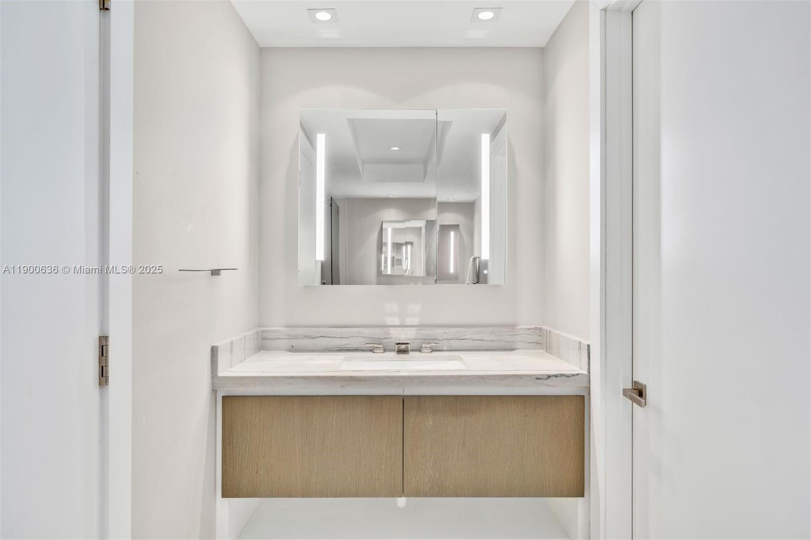 1331 Brickell Bay Dr #3711, Miami FL 33131