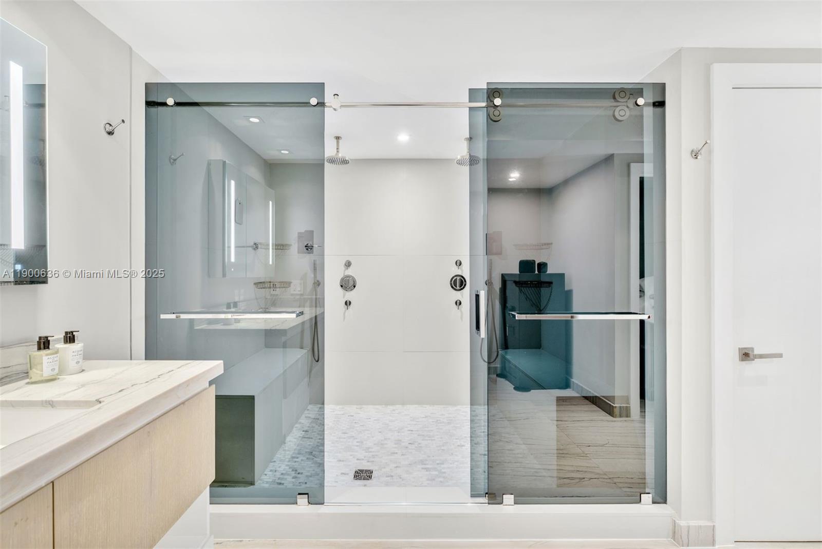 1331 Brickell Bay Dr #3711, Miami FL 33131