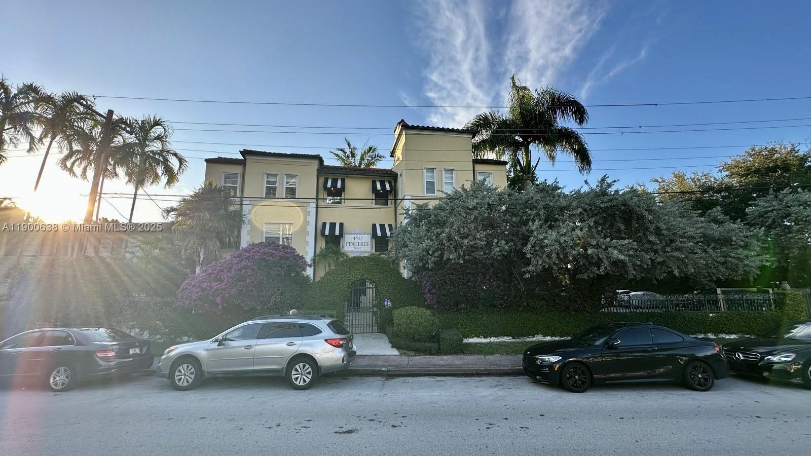 4812 Pine Tree Dr #204, Miami Beach FL 33140