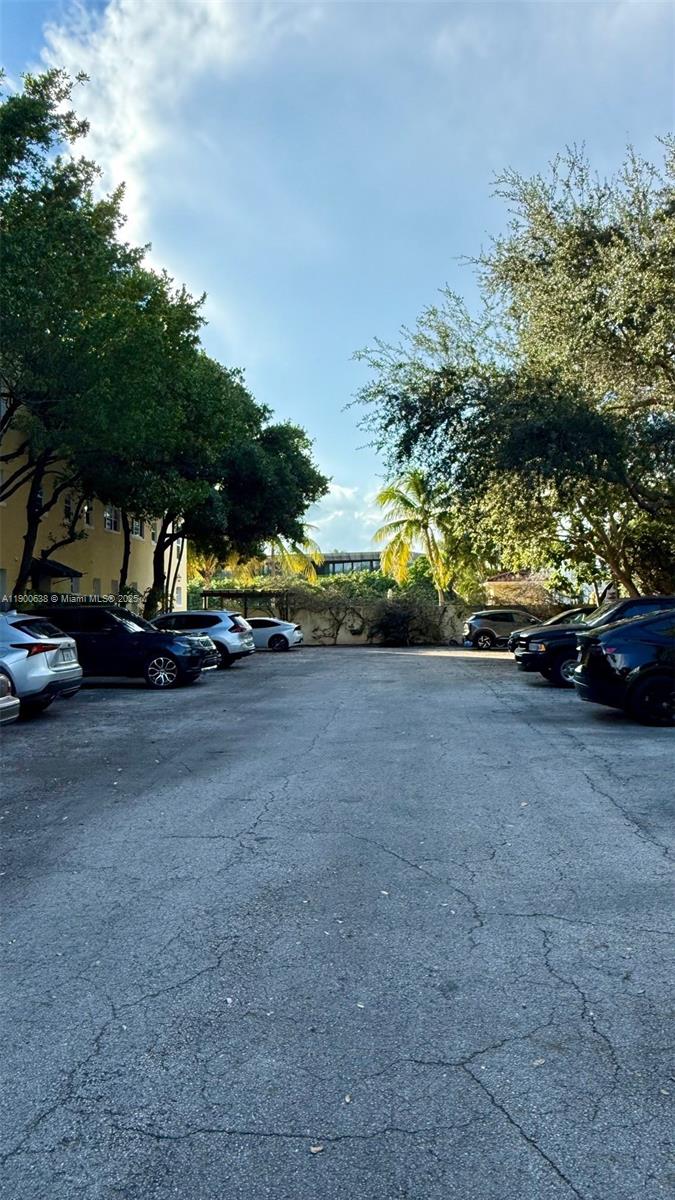 4812 Pine Tree Dr #204, Miami Beach FL 33140